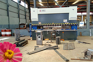 車間新上的設(shè)備已經(jīng)投入生產(chǎn)多時(shí)，我們能加工的產(chǎn)品越來越多，工廠的生產(chǎn)制造能力越來越強(qiáng)。